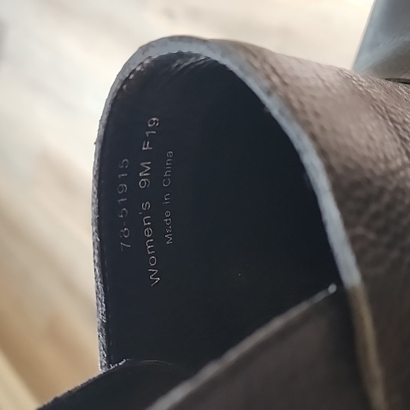 Johnston & Murphy Ankle Boots - Picture 9 of 9